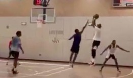 篮球最新爆料新闻视频,揭秘球星转会内幕与赛场风云