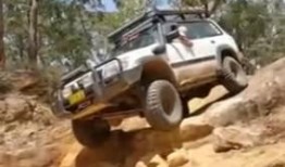越野车最新爆料视频,极限挑战，性能升级，驾驭未来！